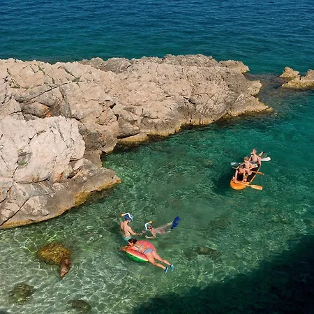 Valamar Marina 라벡